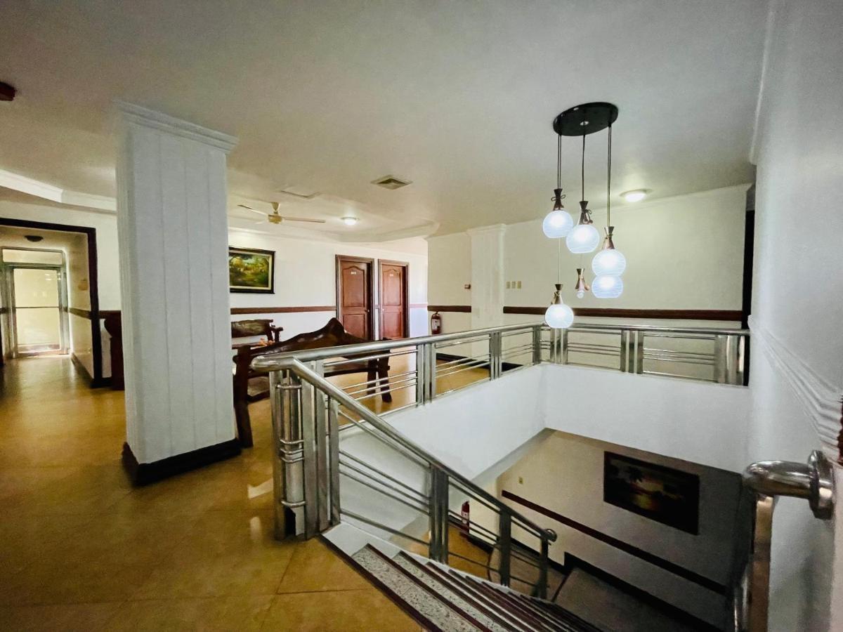 Drake Hotel Angeles City Extérieur photo