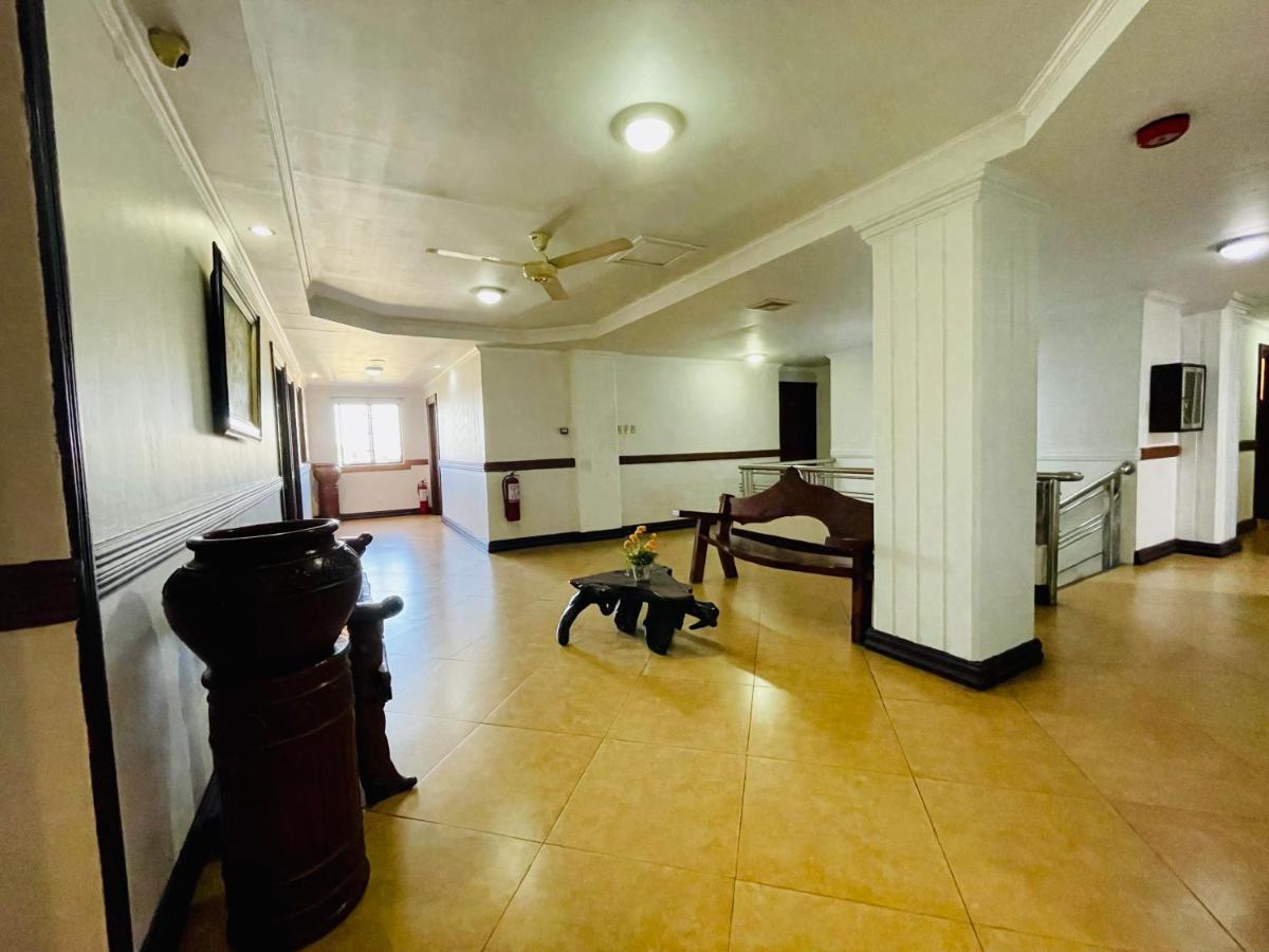 Drake Hotel Angeles City Extérieur photo
